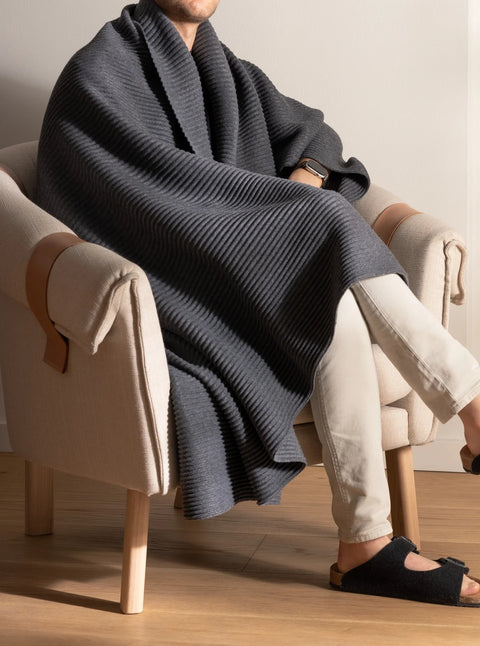 Design House Stockholm Pleece Throw Dark Grey